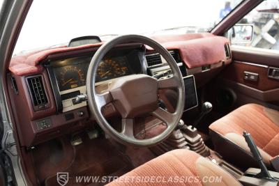 1989 Nissan 4x4 Hardbody Pick Up SE-V6
