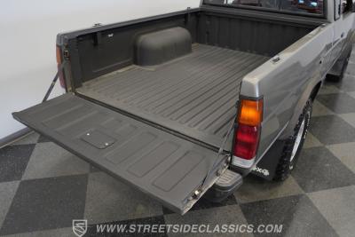 1989 Nissan 4x4 Hardbody Pick Up SE-V6