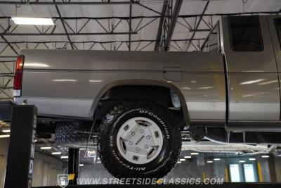 1989 Nissan 4x4 Hardbody Pick Up SE-V6