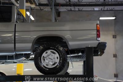 1989 Nissan 4x4 Hardbody Pick Up SE-V6