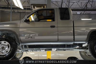 1989 Nissan 4x4 Hardbody Pick Up SE-V6