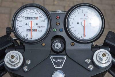 1996 Triumph DAYTONA 900 CAFE RACER
