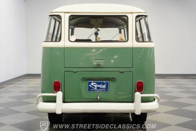 1974 Volkswagen Type 2 Kombi 13 Window