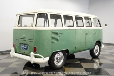 1974 Volkswagen Type 2 Kombi 13 Window