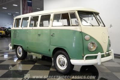 1974 Volkswagen Type 2 Kombi 13 Window