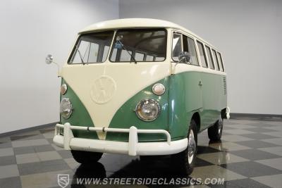 1974 Volkswagen Type 2 Kombi 13 Window