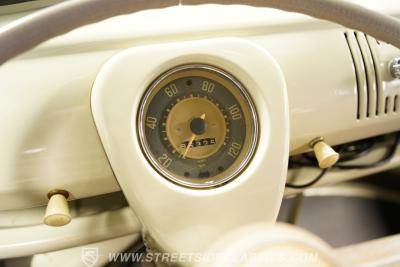 1974 Volkswagen Type 2 Kombi 13 Window