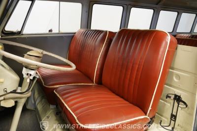 1974 Volkswagen Type 2 Kombi 13 Window