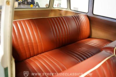 1974 Volkswagen Type 2 Kombi 13 Window