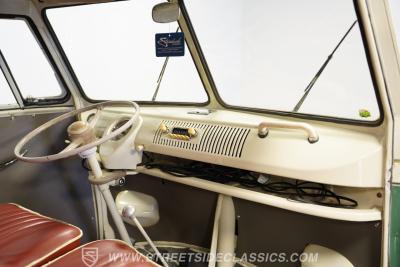 1974 Volkswagen Type 2 Kombi 13 Window