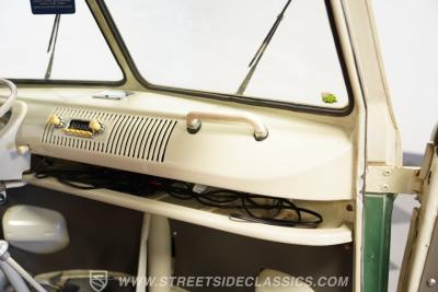 1974 Volkswagen Type 2 Kombi 13 Window