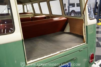 1974 Volkswagen Type 2 Kombi 13 Window
