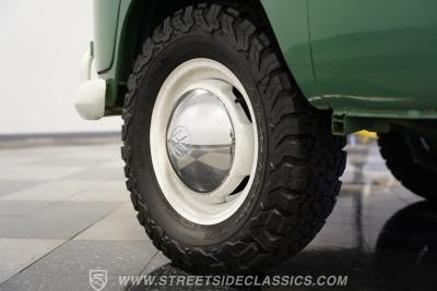 1974 Volkswagen Type 2 Kombi 13 Window