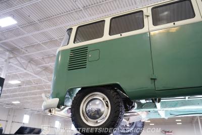 1974 Volkswagen Type 2 Kombi 13 Window