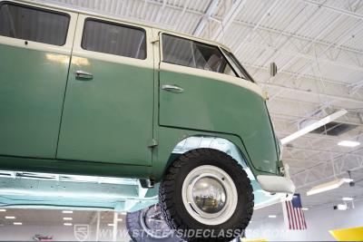 1974 Volkswagen Type 2 Kombi 13 Window