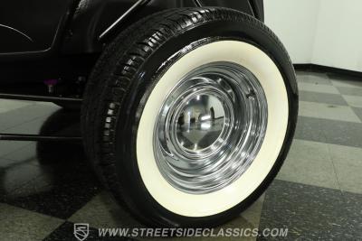 1930 Ford 5-Window Coupe