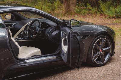 2018 Jaguar F-Type R-Dynamic Coup&eacute; (3.0-litre)