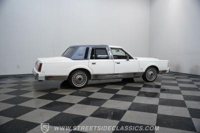 1985 Lincoln Town Car Signature Series