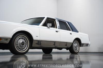 1985 Lincoln Town Car Signature Series