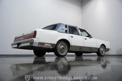 1985 Lincoln Town Car Signature Series