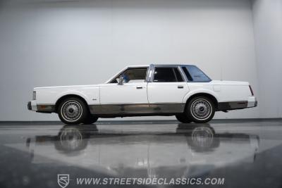 1985 Lincoln Town Car Signature Series
