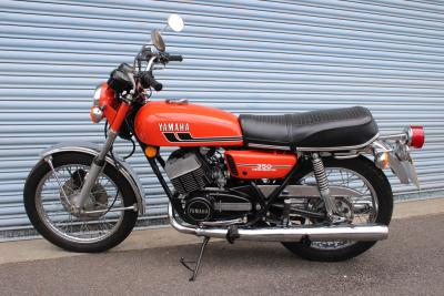 1973 Yamaha RD 350 TORQUE INDUCTION