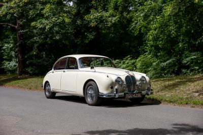 1967 Jaguar Mk. II 2.4 MOD