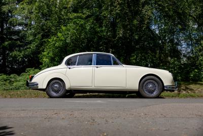 1967 Jaguar Mk. II 2.4 MOD