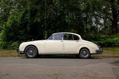 1967 Jaguar Mk. II 2.4 MOD