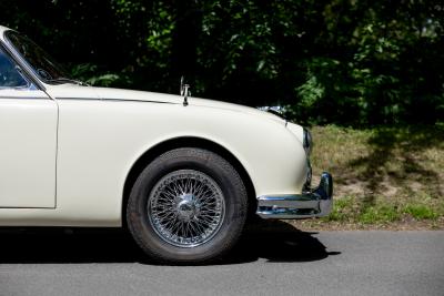 1967 Jaguar Mk. II 2.4 MOD