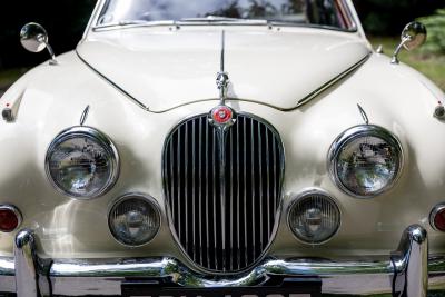 1967 Jaguar Mk. II 2.4 MOD