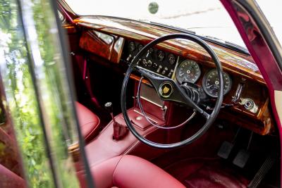 1967 Jaguar Mk. II 2.4 MOD