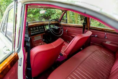 1967 Jaguar Mk. II 2.4 MOD