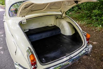 1967 Jaguar Mk. II 2.4 MOD