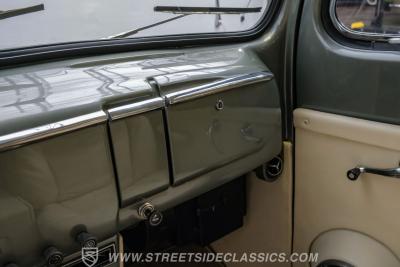 1951 Ford F-1 Restomod