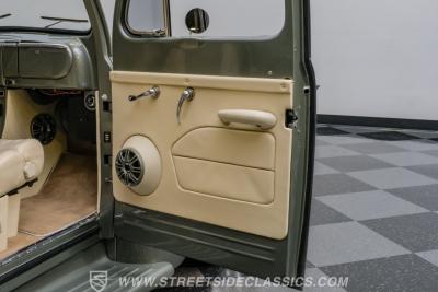 1951 Ford F-1 Restomod