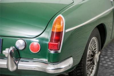 1965 MG B MGB 1.8 met overdrive , spaakwielen