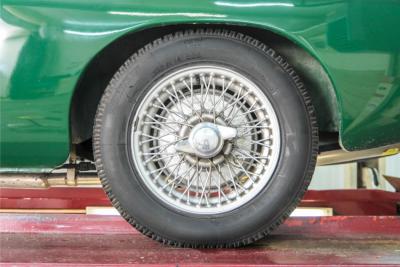 1965 MG B MGB 1.8 met overdrive , spaakwielen