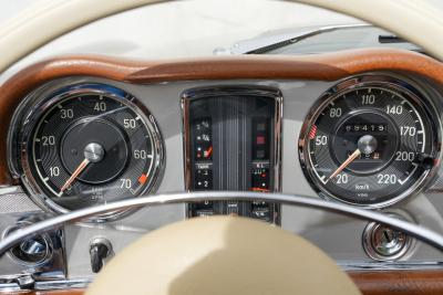 1971 Mercedes - Benz 280SL Pagoda