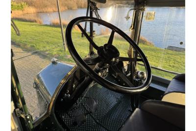 1934 Renault Parisian