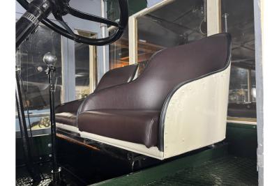 1934 Renault Parisian