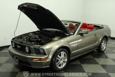 2005 Ford Mustang GT Convertible
