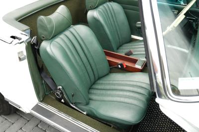 1968 Mercedes - Benz 280 SL