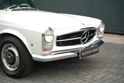 1968 Mercedes - Benz 280 SL