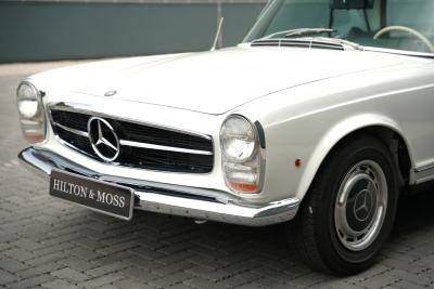 1968 Mercedes - Benz 280 SL