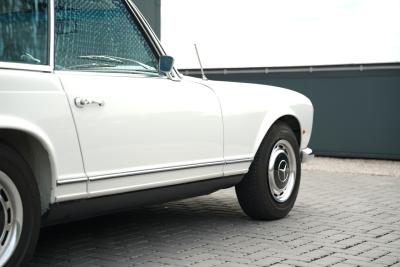 1968 Mercedes - Benz 280 SL