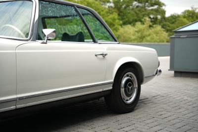 1968 Mercedes - Benz 280 SL