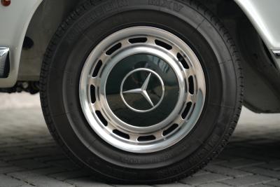 1968 Mercedes - Benz 280 SL