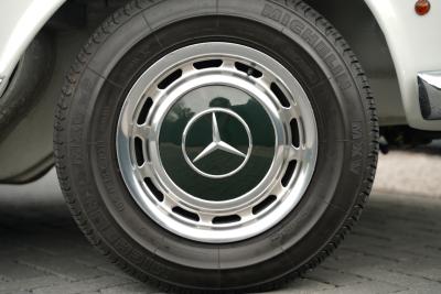 1968 Mercedes - Benz 280 SL