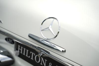 1968 Mercedes - Benz 280 SL